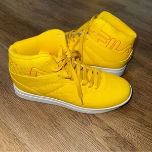 Fila Women’s Hightop Sneakers Yellow Impress LL Outline Size 9